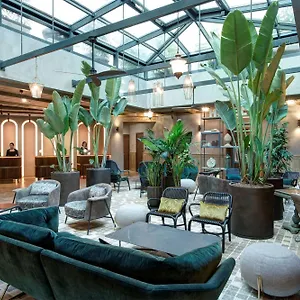 Doubletree By Hilton Monti Рим