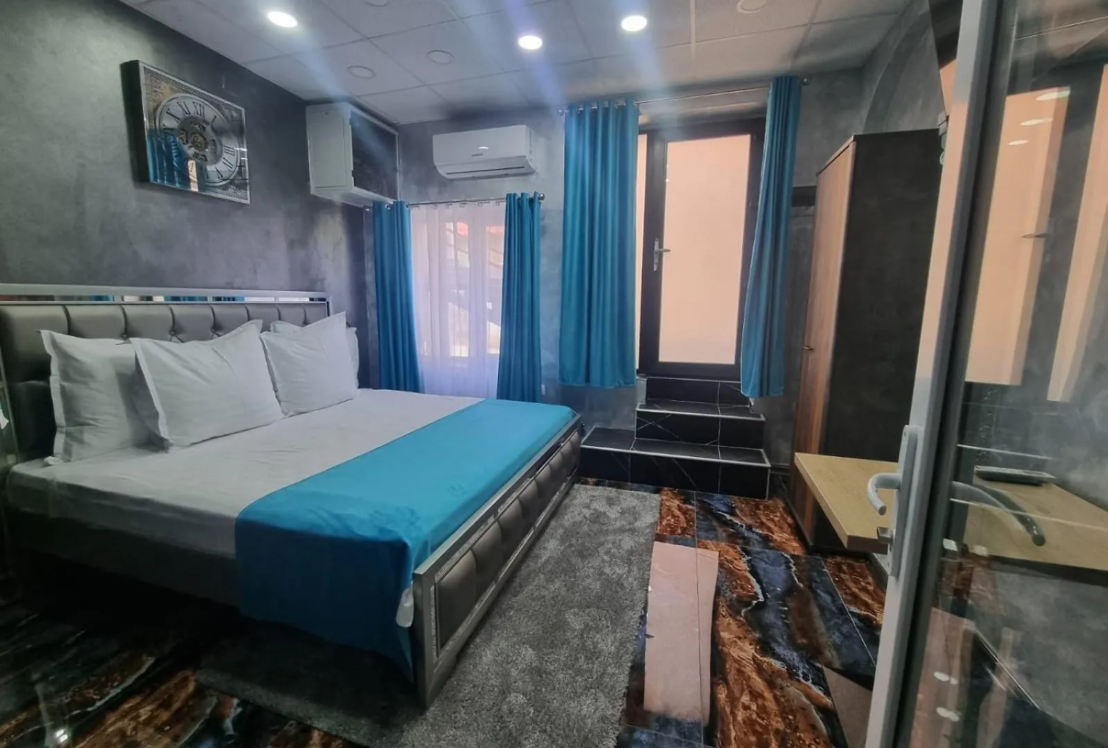 Poet Palace Bucharest Hotel